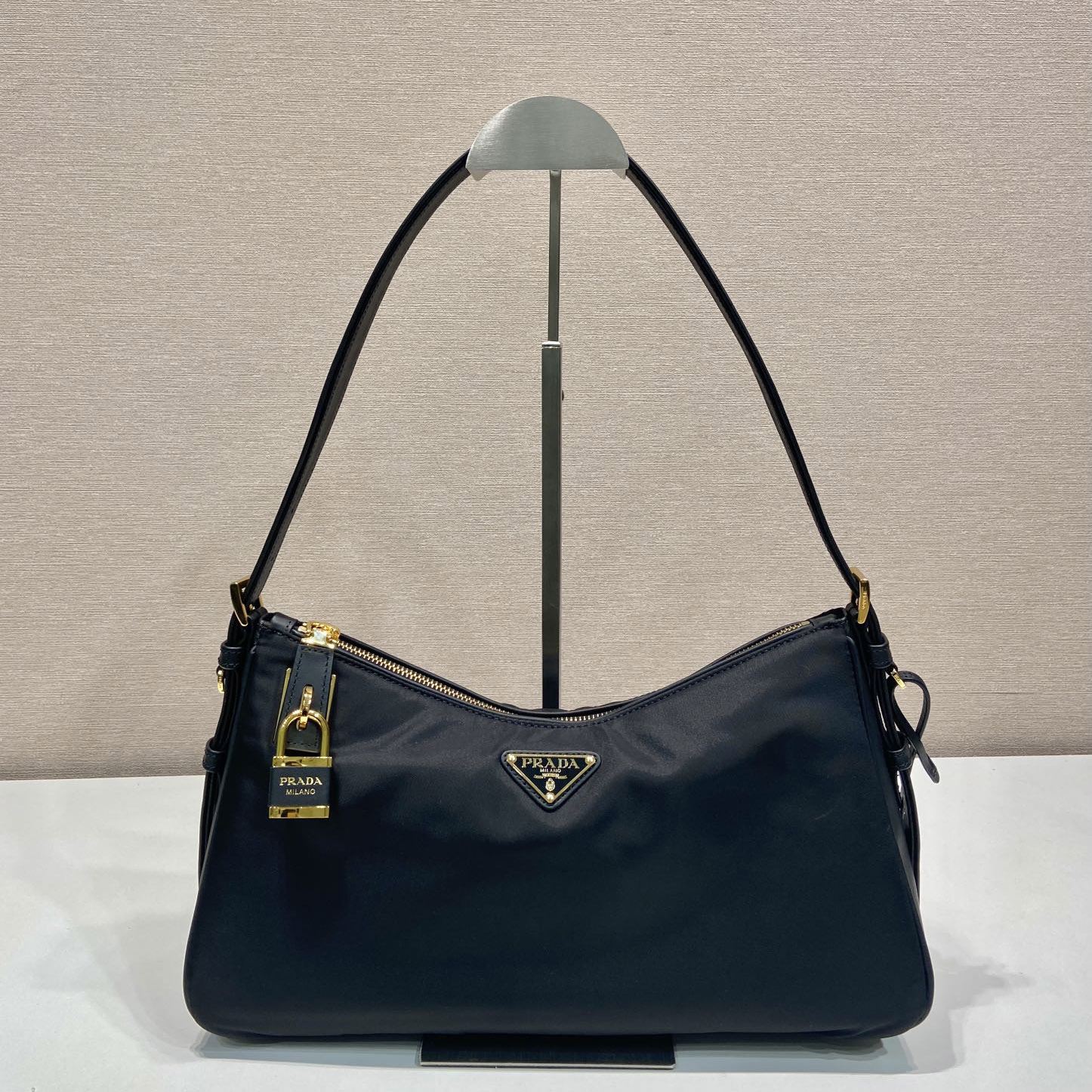 Pra*a top handle bags